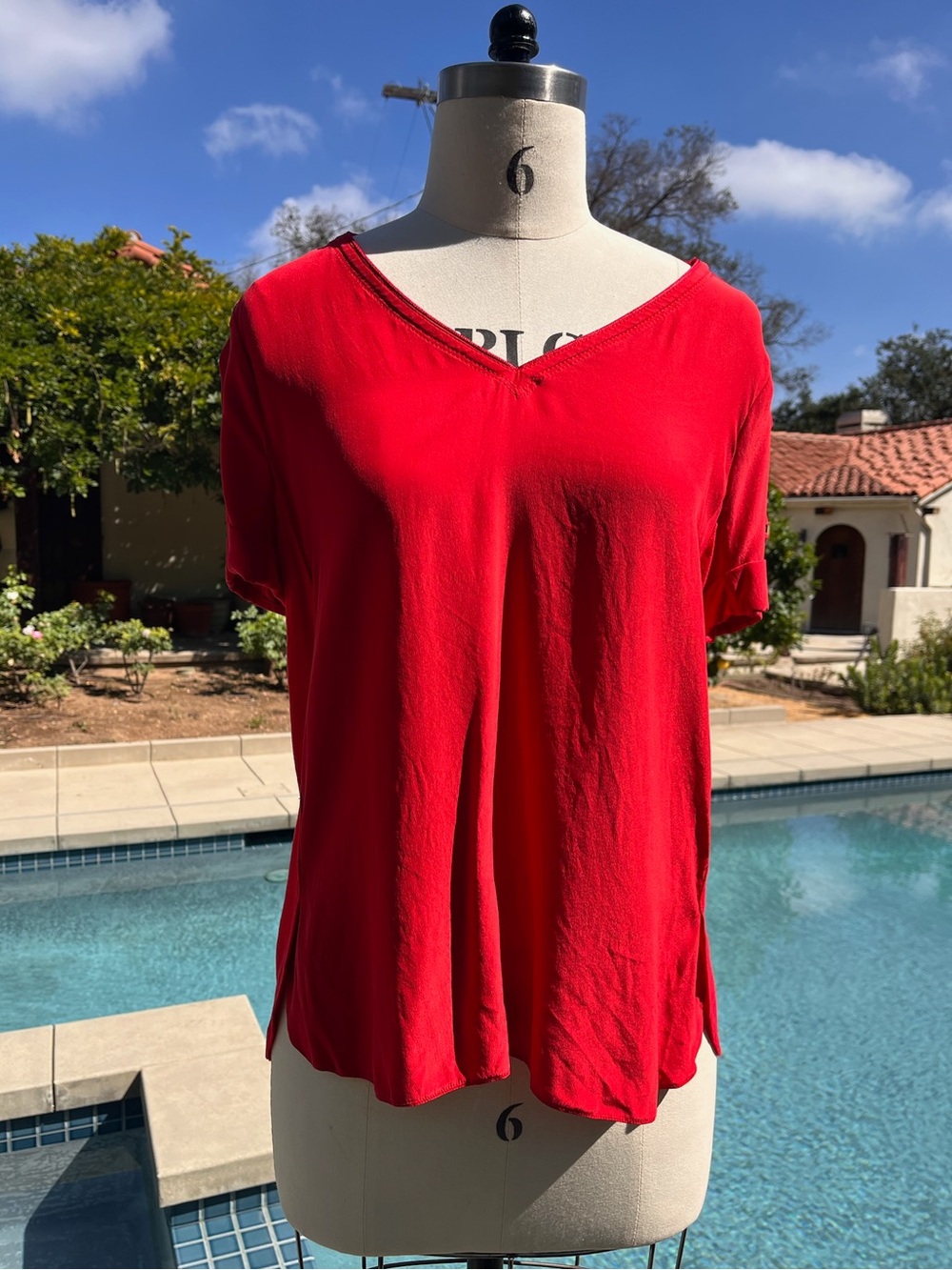 Per Se Silk cuffed short-sleeve blouse with unique metal roll-tabs - size M